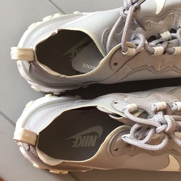 Nike react element light gray sage green sneakers - Picture 6 of 6